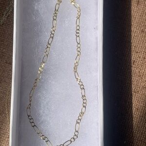 10kt Gold Figaro Chain Large Bracelet or Anklet. Perfect shape! 🩷